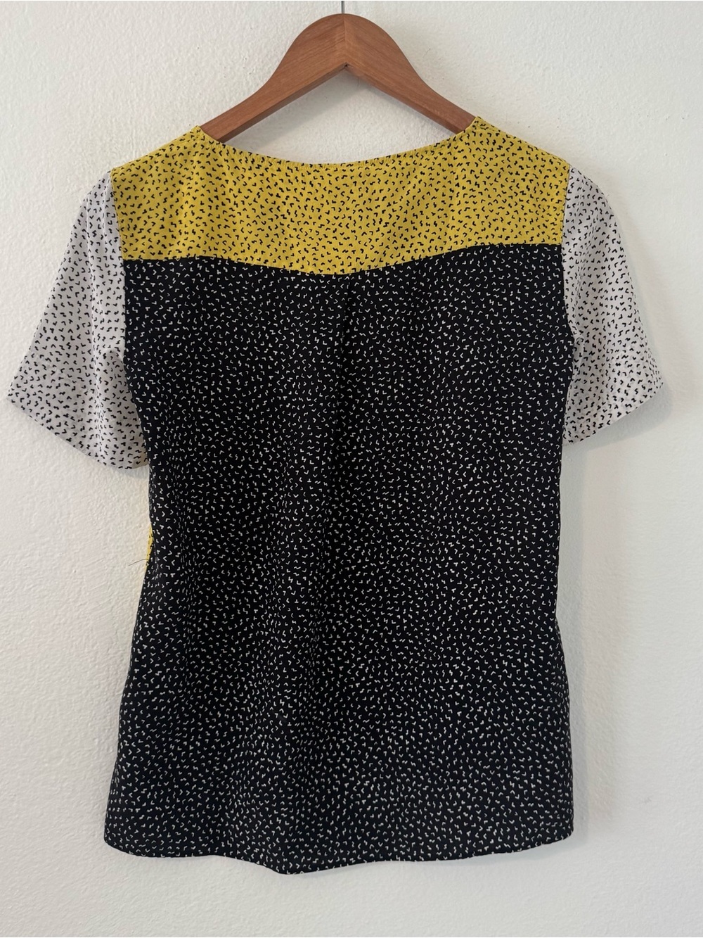 Akris Punto Silk Memphis Colorblock Abstract Pattern Short Sleeve Blouse Size 2 - Picture 2 of 8
